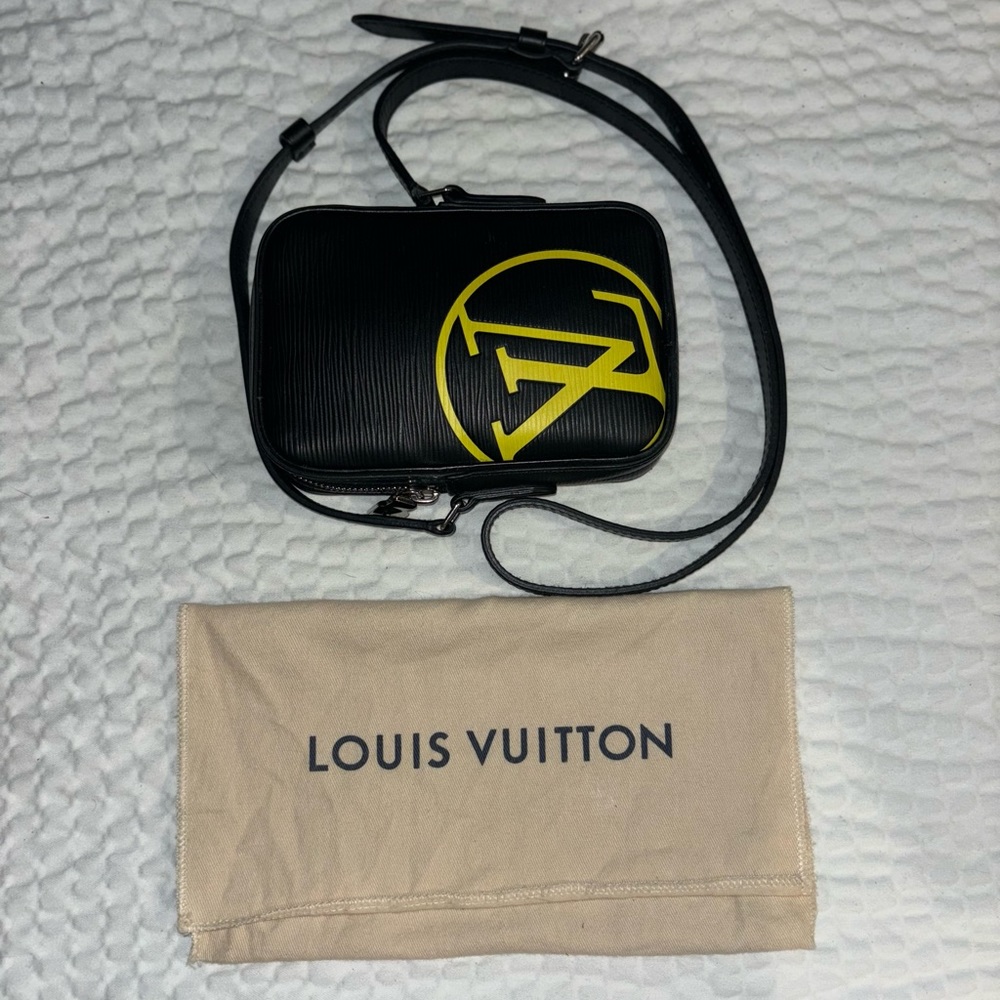 Men Louis Vuitton mini bag